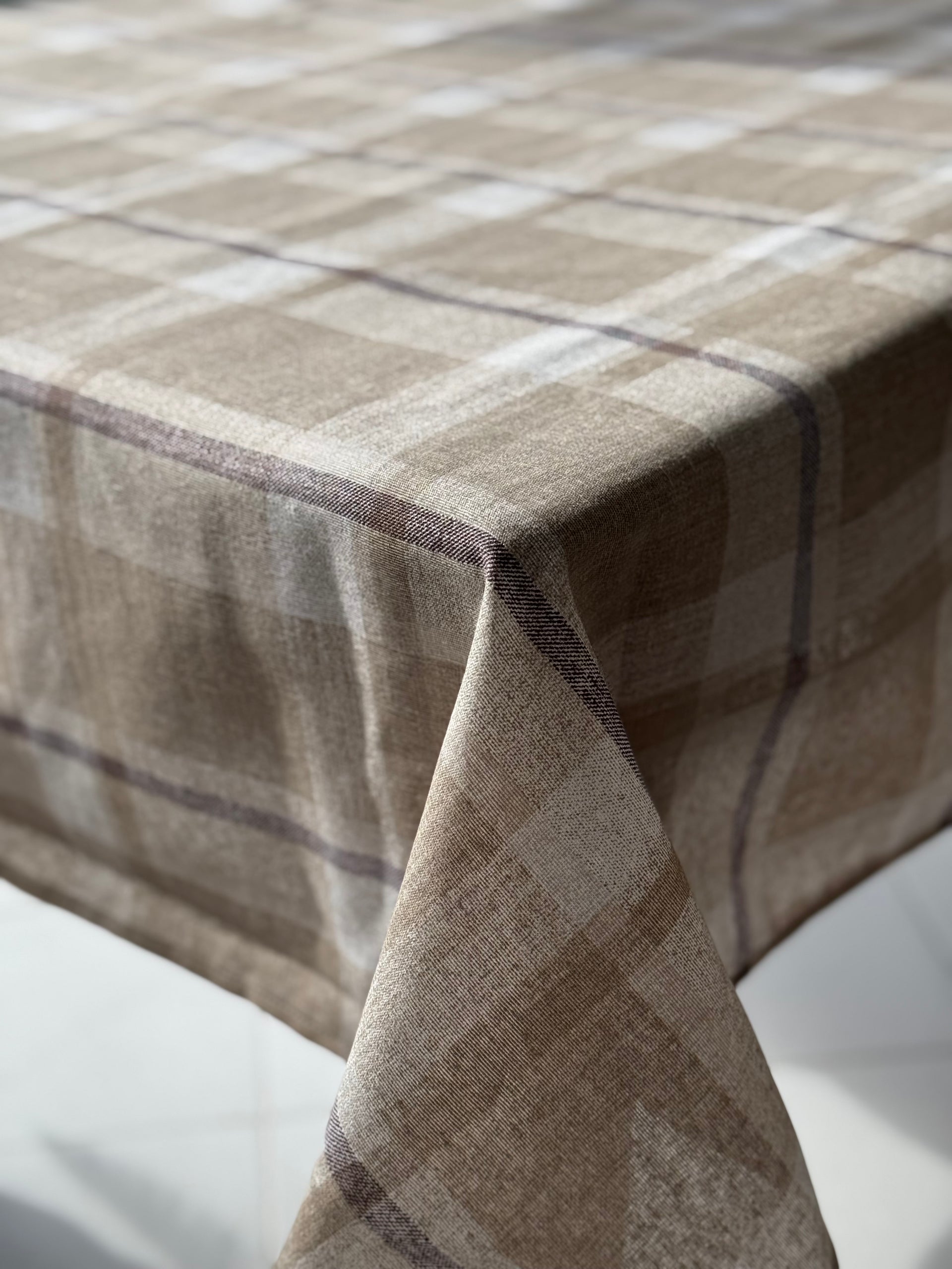 Tovaglia 12 posti a Quadri Sfumato Marrone 140x240cm "MelellaHome"