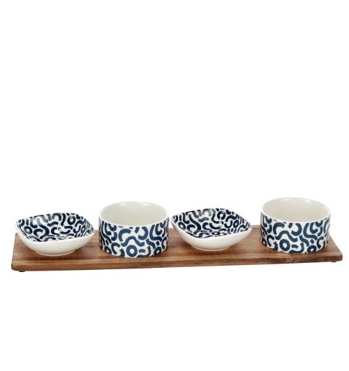 Set 4 Ciotole In Porcellana Con Vassoio In Bamboo
