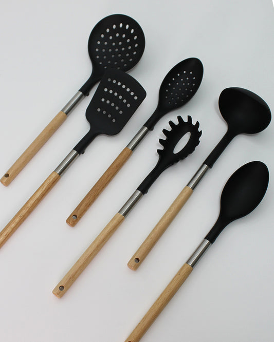 Set di 6 utensili da cucina colore nero e manico in legno