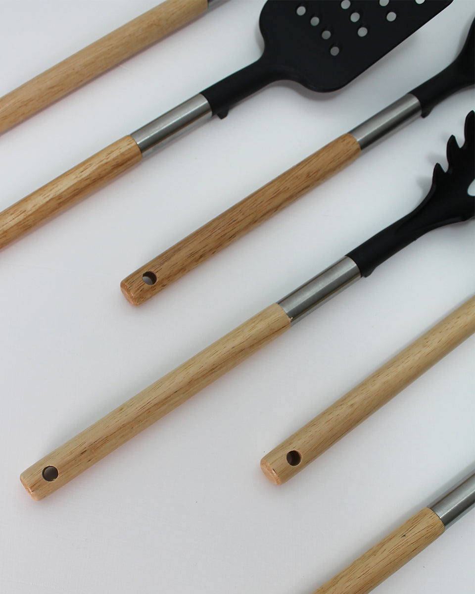 Set di 6 utensili da cucina colore nero e manico in legno