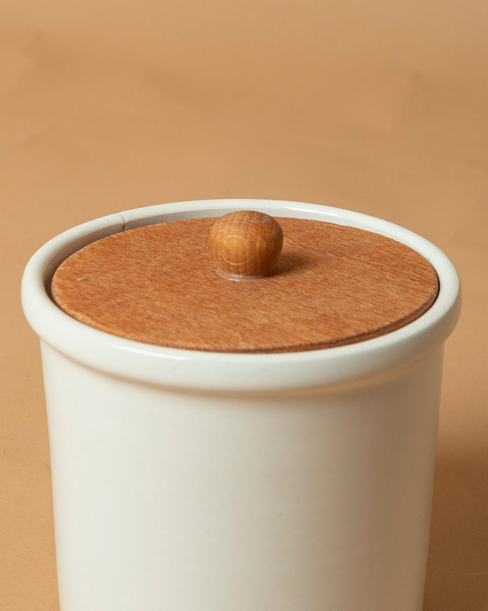 barattolo in ceramica con tappo in legno